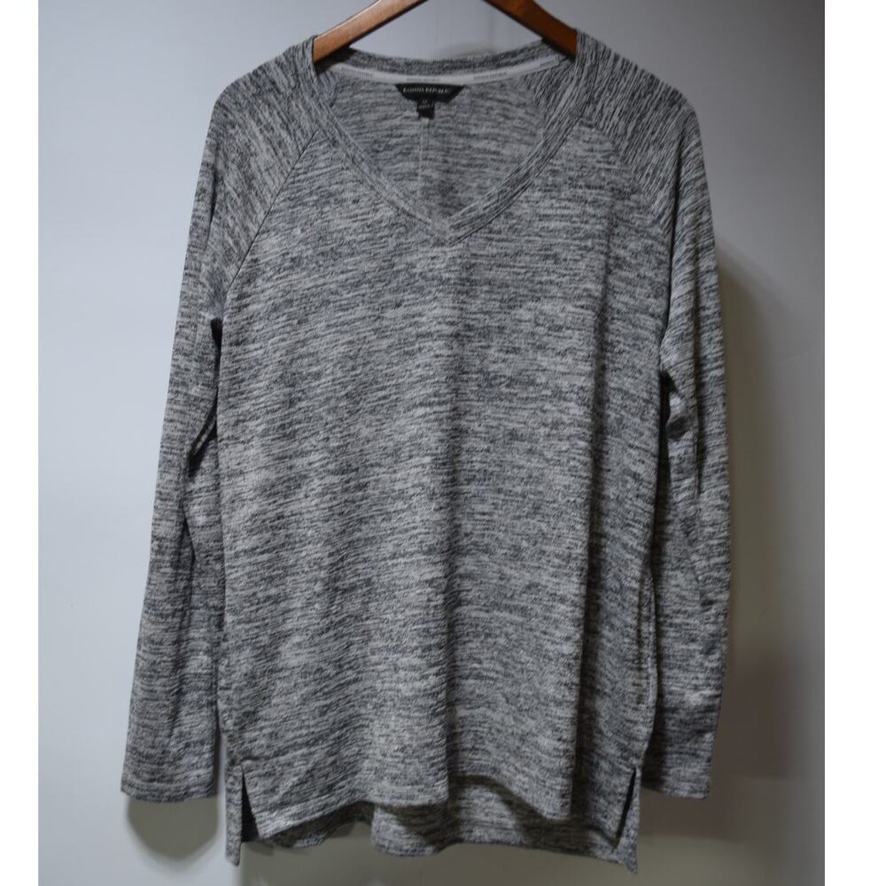 Banana Republic Gray Marled V-Neck Long Sleeve Knit Top Women's Medium